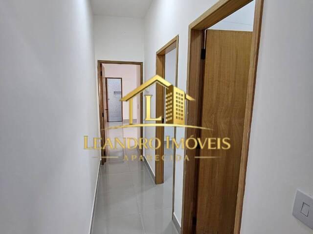 #18 - Casa para Venda em Goiânia - GO - 2