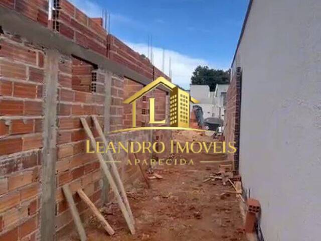 Casa para Venda em Aparecida de Goiânia - 2