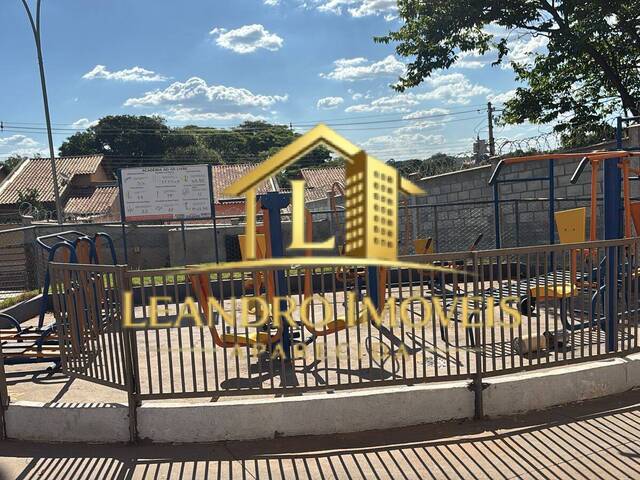 #100 - Apartamento para Venda em Aparecida de Goiânia - GO - 2