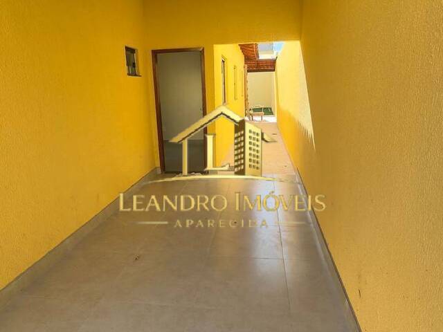 Casa para Venda em Aparecida de Goiânia - 2