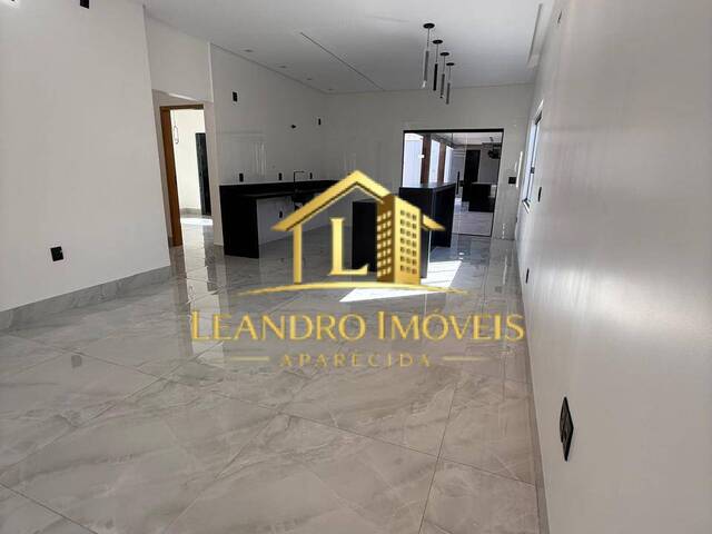 Casa para Venda em Aparecida de Goiânia - 4