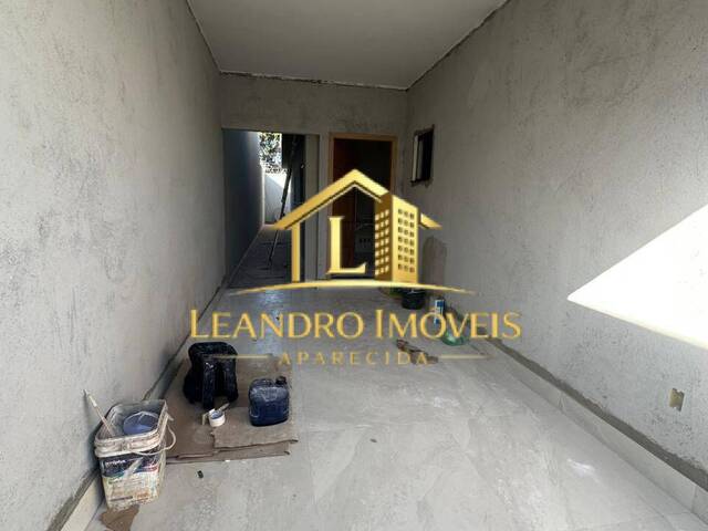 Casa para Venda em Aparecida de Goiânia - 2