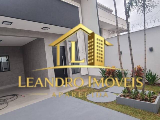 Casa para Venda em Aparecida de Goiânia - 2