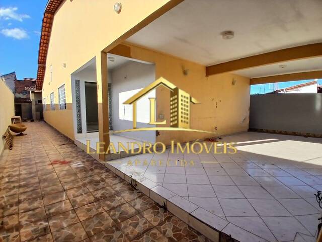 Casa para Venda em Aparecida de Goiânia - 2