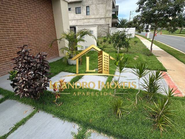 Casa para Venda em Aparecida de Goiânia - 2
